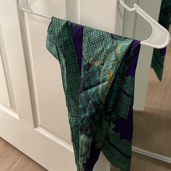 CHRISTIAN DIOR 100% silk square scarf greens/blues/purple/paisley/b+w+swirlydoos - Picture 7 of 15